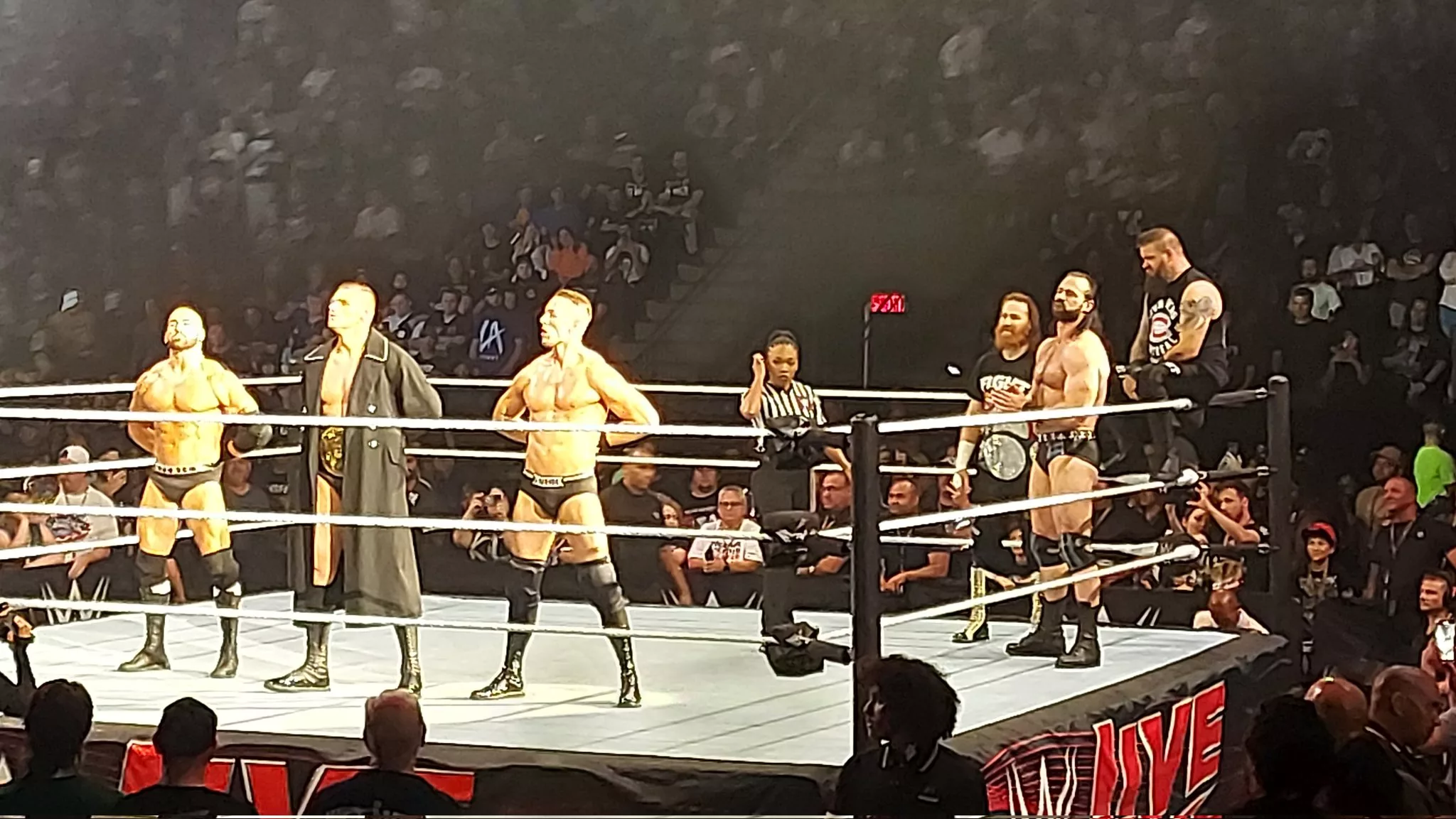 WWE Supershow Laval, QC, August 20th, 2023 | Sami Zayn, Kevin Owens in ...